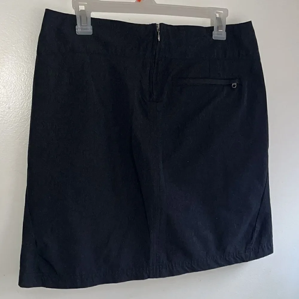 EXCELLENT CONDITION WOMEN’S SIZE 12 ROYAL ROBBINS BEAUTIFUL BLACK PAISLEY SKORT
